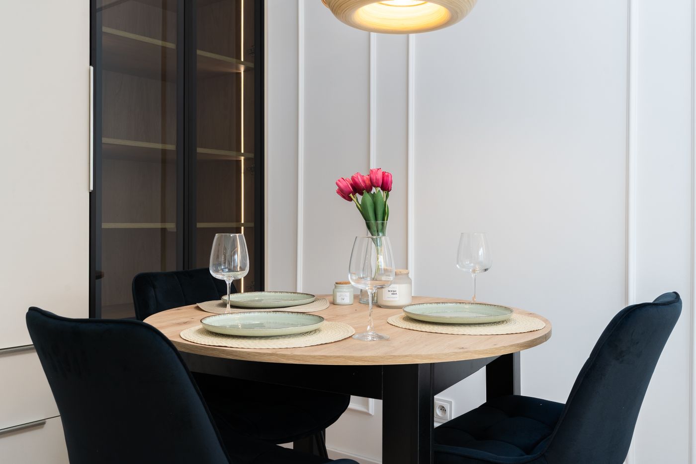 Kitchen & Dining